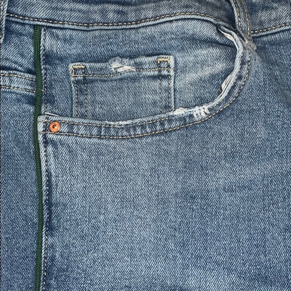 Zara Jeans // 1975 Denim🌛 - Picture 3 of 6